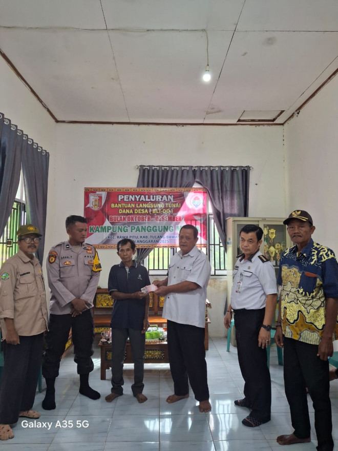 PENYALURAN BLT DD TRIWULAN IV TAHUN 2025 KAMPUNG PANGGUNG MULYA 
